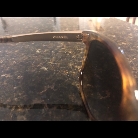 Chanel sunglasses - Picture 1 of 4